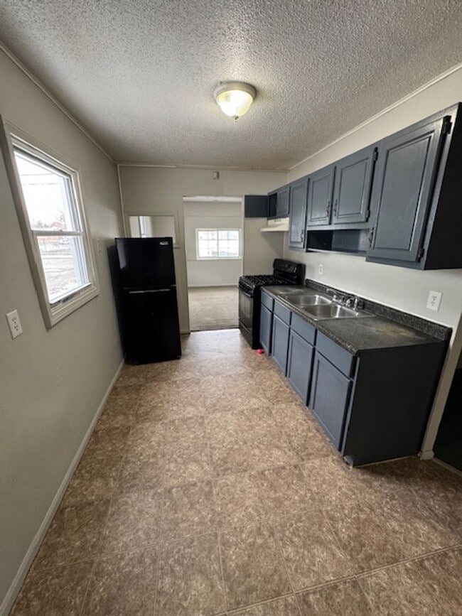 Building Photo - 1404 Dubois St