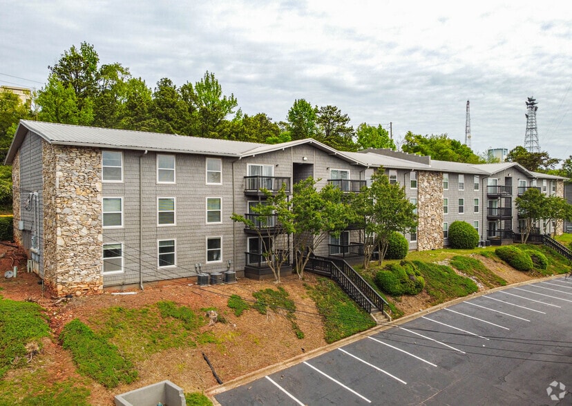 3BR, 2BA - 1,420SF - Highpointe Apartments