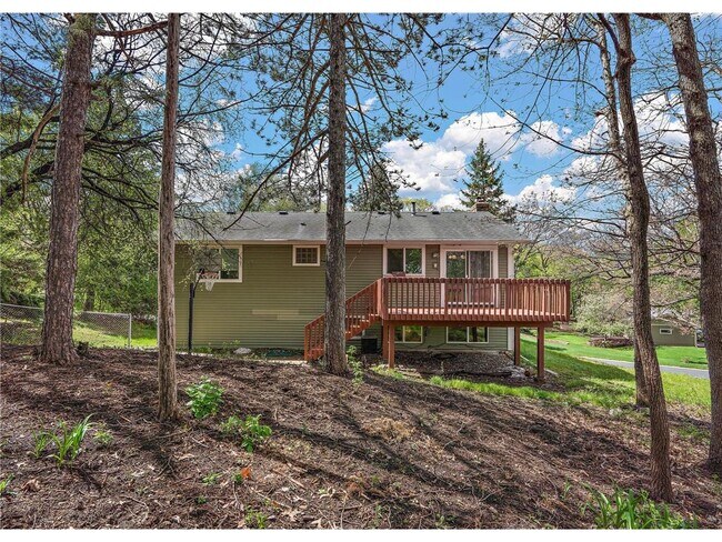 Building Photo - 1735 Walnut Ln