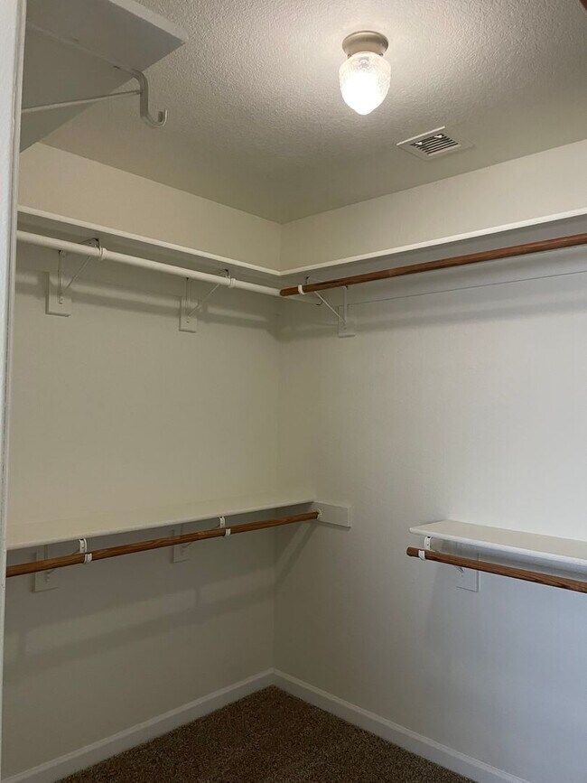 Building Photo - 1171 Regency Dr