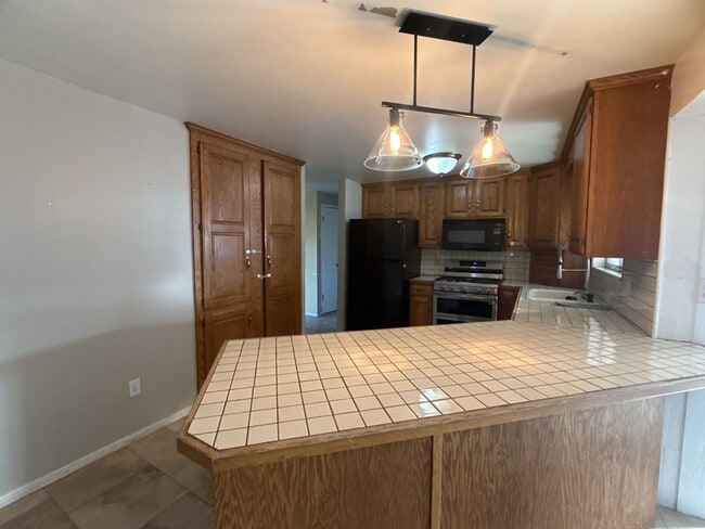 Building Photo - 3085 W 5685 S