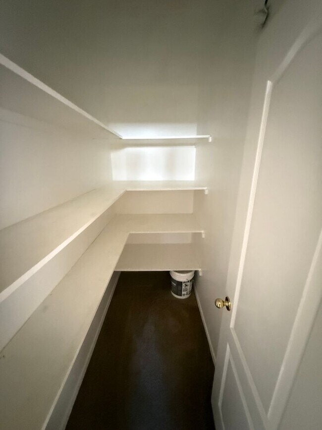 Building Photo - Spacious 4-Bedroom Home in Riverlakes Comm...