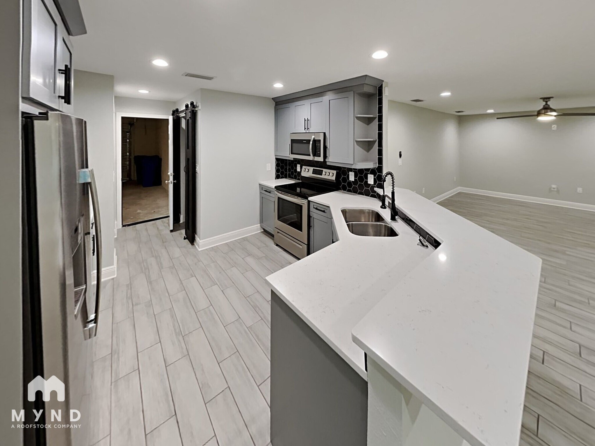 Building Photo - 12733 N Ola Ave