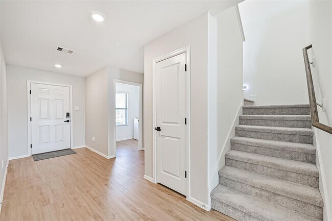 Building Photo - 1484 Twilight Grn Dr