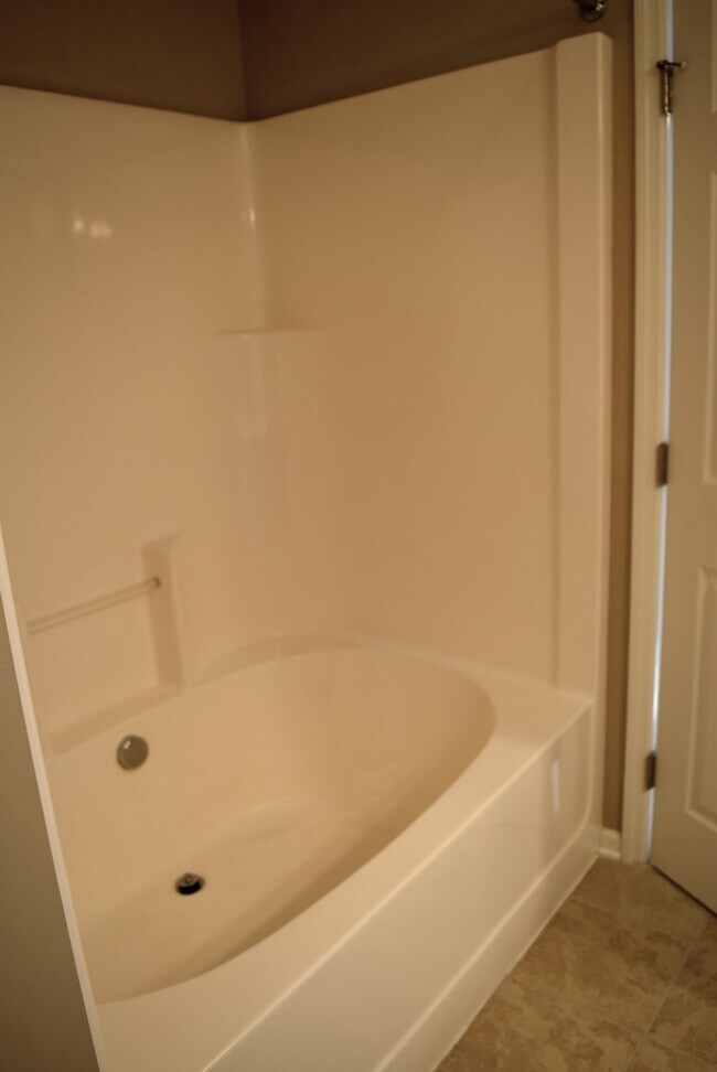Building Photo - You've Found It! Split floor plan, fenced yard, extra storage