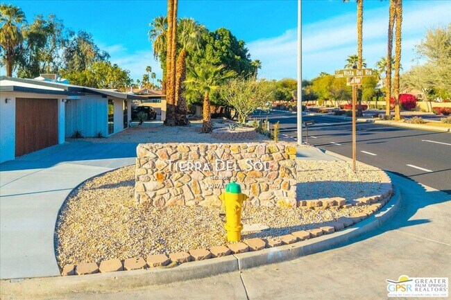 Building Photo - 40851 Bob Hope Dr
