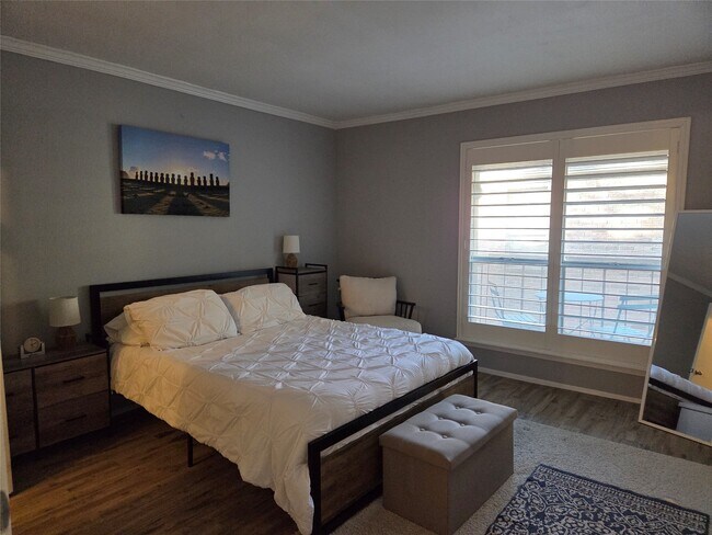 Building Photo - 10053 Westpark Dr