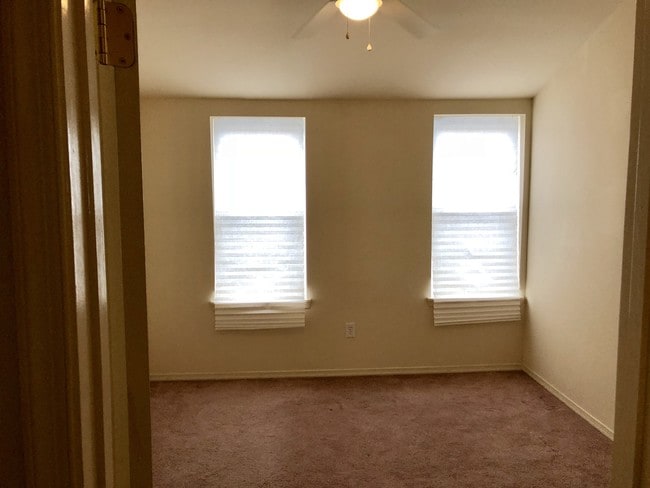 Building Photo - 1120 Washington Blvd