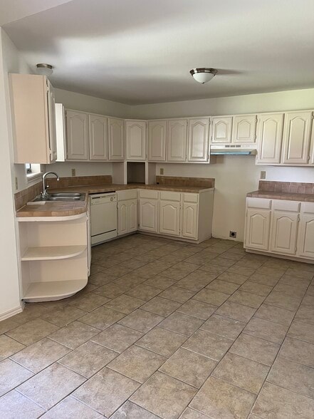 Building Photo - 1218 Saint John Loop