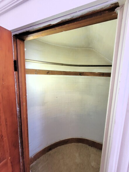 Building Photo - 210 N Fremont St