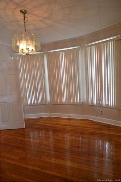 Building Photo - 166 Dewey St