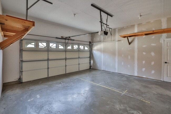 Building Photo - 3 Bedroom, 2 Bath House in Edwardsville