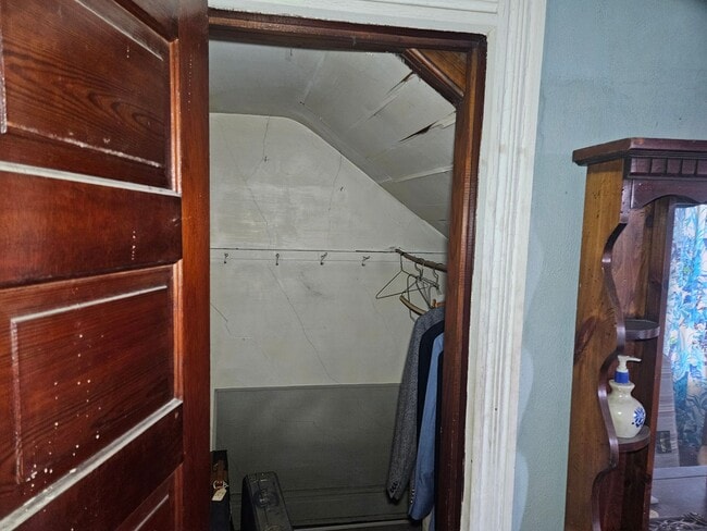 Building Photo - 2424 Broadway St