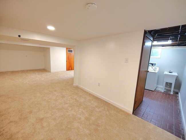 Building Photo - *Well-Maintained & Spacious 3BD/1.5BA Single Family Home Available in Baldwin*