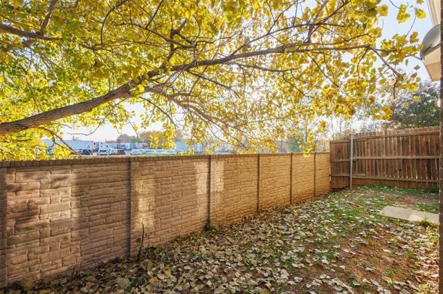 Building Photo - 2338 Kingsway Dr