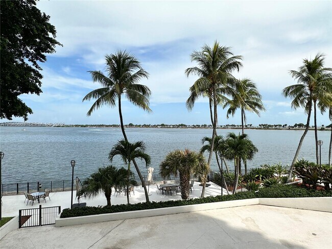 Building Photo - 2333 Brickell Ave