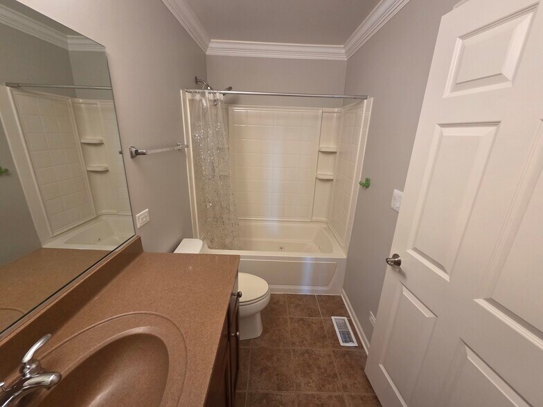 Building Photo - 3419 Bradbury Cir
