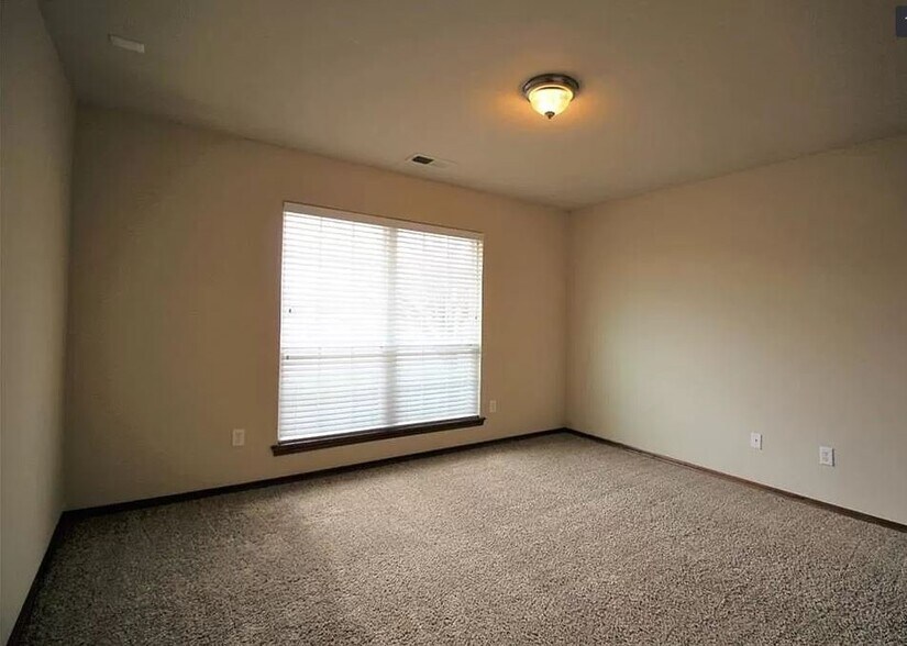 Building Photo - 2017 NW 176th Terrace