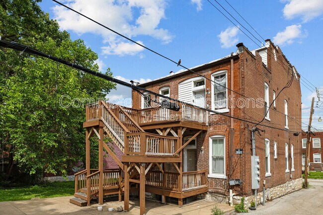 Primary Photo - 3021 Iowa Ave