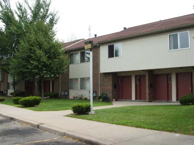 Primary Photo - Glendale Townhomes