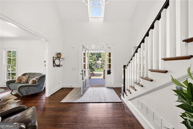 Building Photo - 3669 Cochise Dr SE