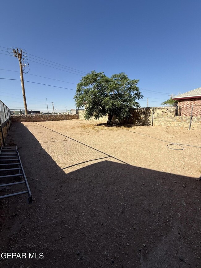 Building Photo - 12320 Robert Dahl Dr