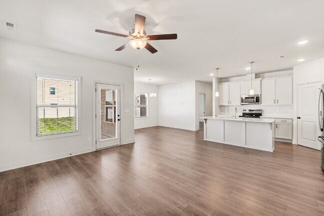 Building Photo - "Spacious 4-Bedroom Retreat with 3.5 Baths in Charming Mt. Juliet!" Beautiful Almost 1/2 Acre Lot...