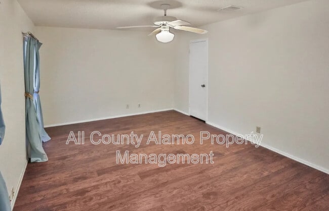 Building Photo - 7558 Ledgebrook Dr