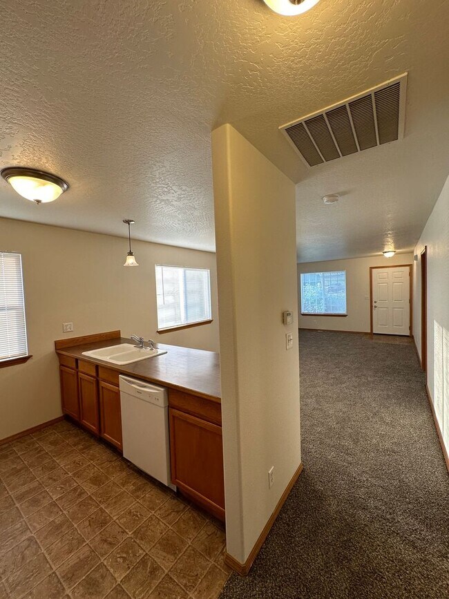 Building Photo - 6438 Trestle