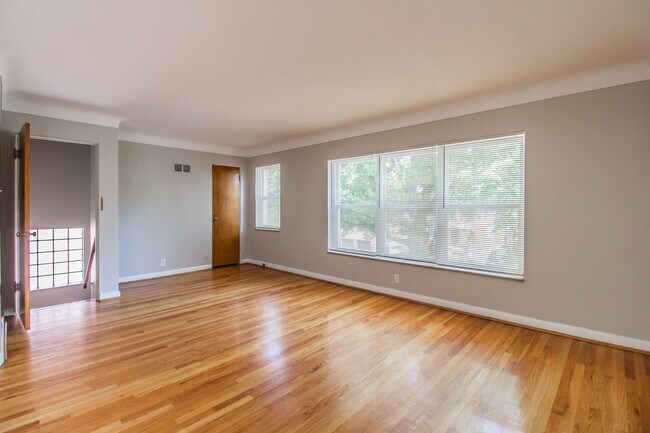 Building Photo - 7212 Dartmouth Ave