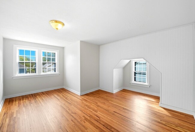 Building Photo - 411 Kingsley Ave