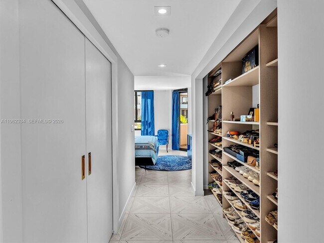 Building Photo - 101 Crandon Blvd