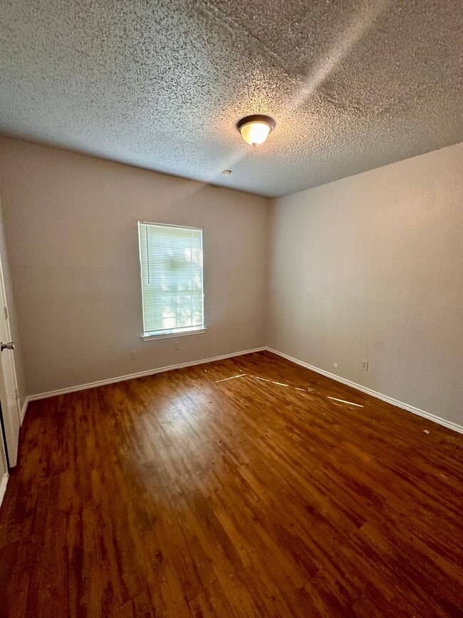 Building Photo - 3004-3006 K Avenue