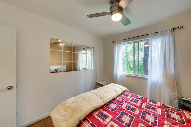 Building Photo - 35831 N Cedar Is