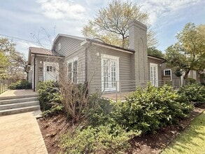 Building Photo - BRA01BS