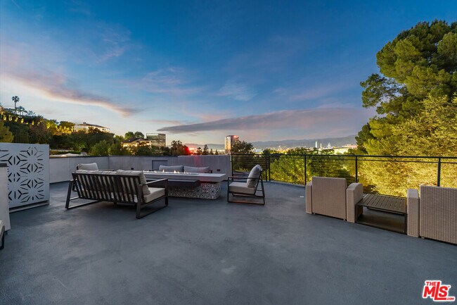 Building Photo - 3712 Broadlawn Dr