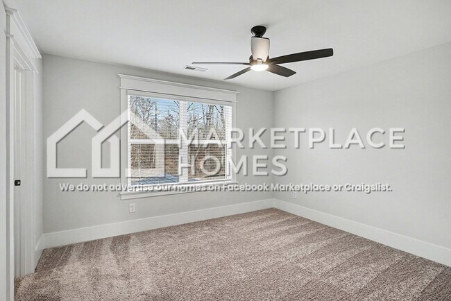 Building Photo - 556 Kingwood Ln