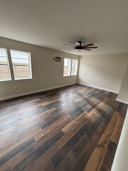 Building Photo - 1105-1107 Reynolds Rd