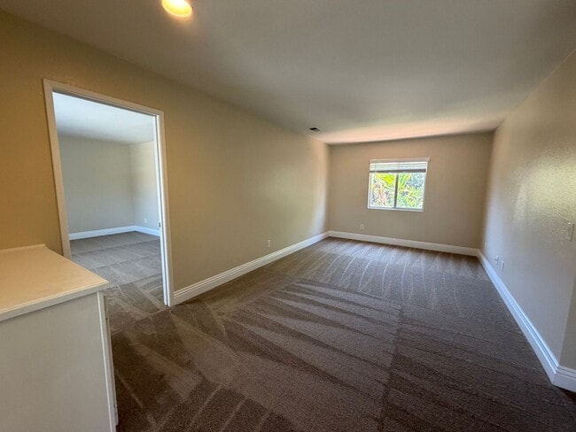 Building Photo - Two-story home in Eastlake