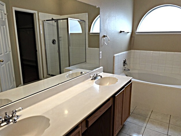 Building Photo - 12840 Chittamwood Trl
