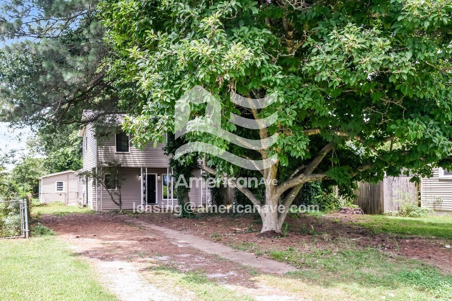 Primary Photo - 1810 College St SE