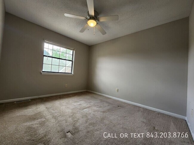 Building Photo - 4091 Cedars Pkwy