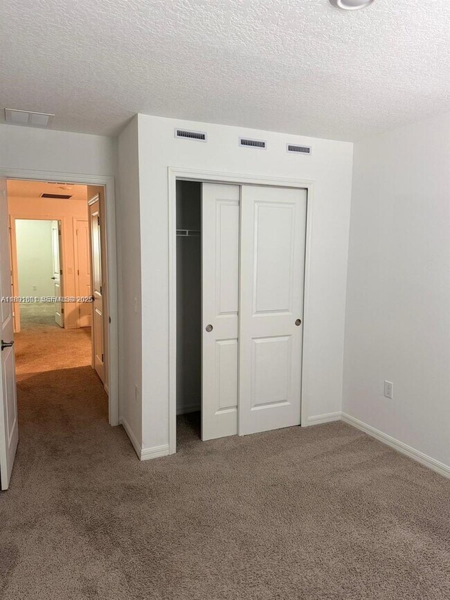 Building Photo - 3563 Davenport Creek Ct