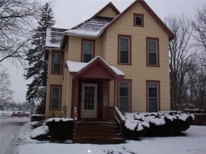 Building Photo - 461 High St