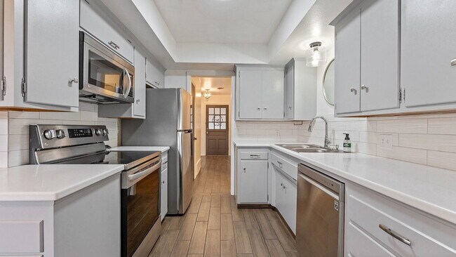 Building Photo - Simply one of those older 3-Bedroom Springdale treasures that you must see.  A three bed / two bath