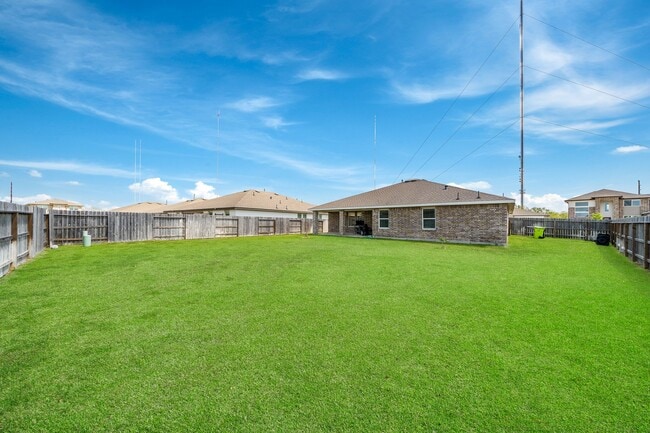 Building Photo - 818 Starcross Bnd Dr