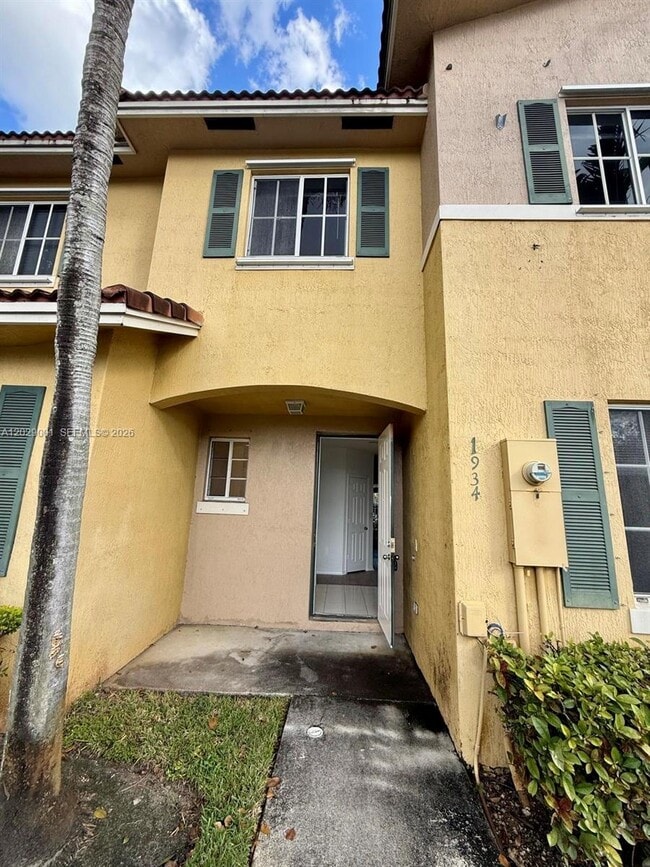 Building Photo - 1934 SW 60th Ave