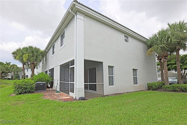 Building Photo - 10066 Poppy Hill Dr