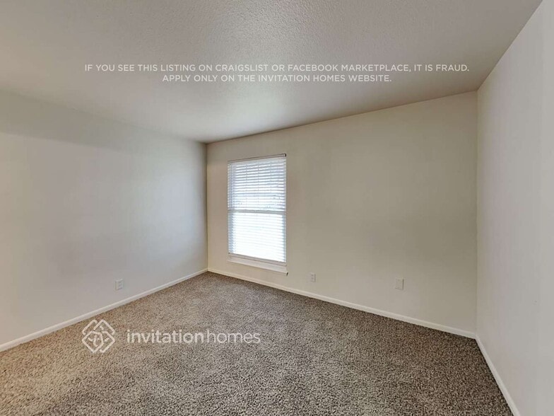 Building Photo - 10813 Oakton Way