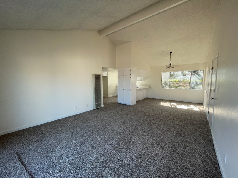 Building Photo - 2212 Ruhland Ave